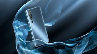 Handy im Auto, Handy als Auto oder Auto durch Handy-Kompetenz? Der Elektronikkonzern und Smartphone-Bauer Xiaomi will künftig E-Autos bauen. (Bild: Xiaomi)