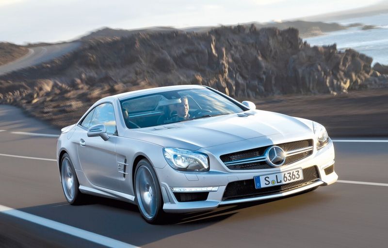 Durch konsequenten Leichtbau und intelligente Detaillösungen konnte beim Mercedes SL das Gewicht erheblichen reduziert werden. (Bild: Daimler)