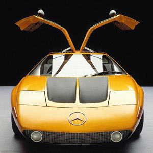 Zeitlose Schönheit: Einer der Klassiker in Kunststoff-Leichtbauweise ist der Prototyp Mercedes Benz C111 von 1969.  (Foto: Mercedes-Benz)