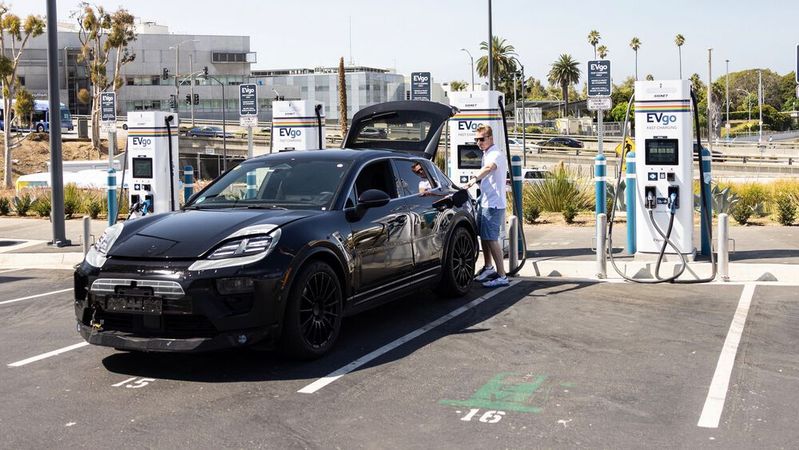 Porsche will den elektrischen Macan nächstes Jahr auf den Markt bringen.(Bild:  Porsche)