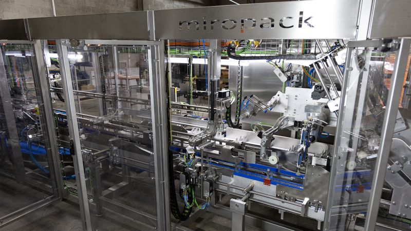 Aus Sicht von Miropack bieten die Automatisierung und Anreicherung von Daten in Verpackungsmaschinen einen erheblichen Mehrwert für die Prozessstabilität.(Bild:  Miropack)