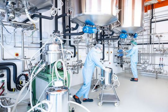 In Bioreaktoren werden bei Polymun Biopharmazeutika hergestellt.(Source:  Stephan Polzer)