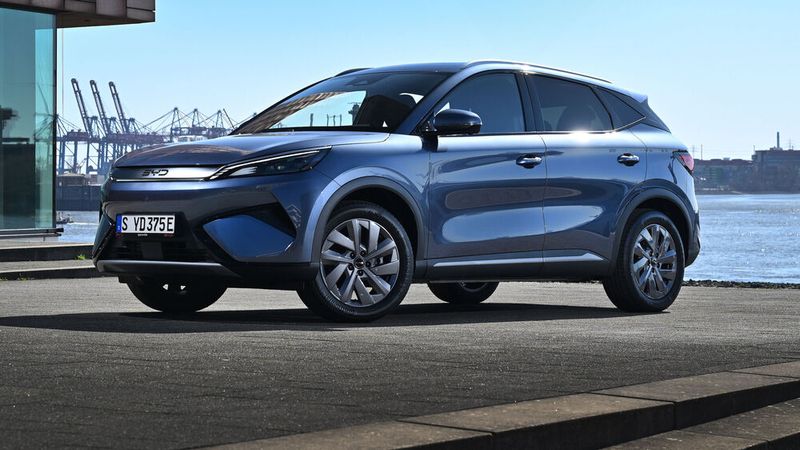 Der BYD Atto 3 Evo kann dank 800-Volt-Plattform jetzt schneller laden als der Vorgänger.(Bild:  BYD)