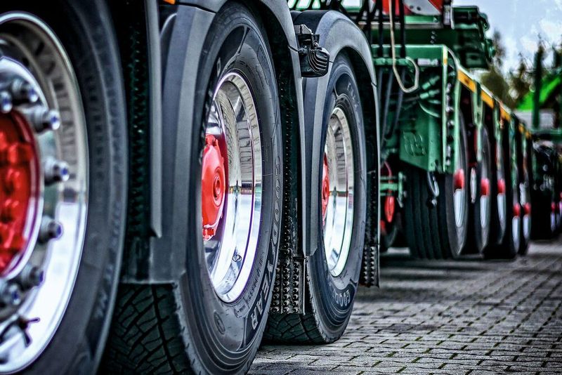 Fast 40 Prozent der von der TAK im Jahr 2019 erfassten Sicherheitsprüfungen bei Nutzfahrzeugen deckten erhebliche Mängel auf. (Bild:  gemeinfrei /  Pixabay)