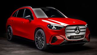 Nun geht es erst richtig los, mit dem vollelektrischen SUV GLC von Mercedes-Benz. Darauf hätten schon viele Kunden gewartet, heißt es. Nun pusht man die Produktion im Werk Bremen kräftig, damit der erwarteten hohen Nachfrage Genüge getan werden kann ... (Bild: Mercedes-Benz)