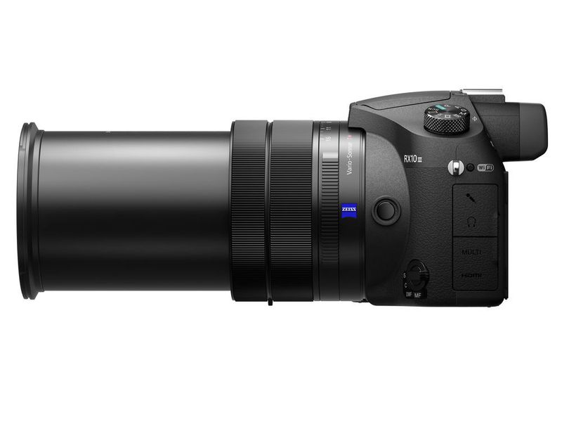 Das Objektiv hat einen Brennweitenbereich von 24 bis 600 Millimeter und eine Lichtstärke von F 2.4-4.0. (Sony)