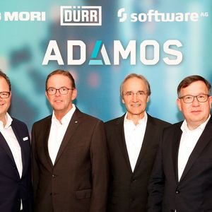Die Adamos Gründer (v.l.): Christian Thönes, Vorstandsvorsitzender der DMG Mori,
Ralf W. Dieter, Vorstandsvorsitzender der Dürr AG, Karl-Heinz Streibich, Vorstandsvorsitzender der Software AG und Thomas Spitzenpfeil, Vorstand der Carl Zeiss AG.