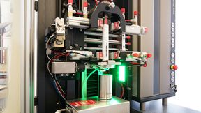 ZwickiLine: The range of features extends from a cost-effective basic configuration to a fully equipped testing solution with synchronized video recording. (Bild: ZwickRoell)