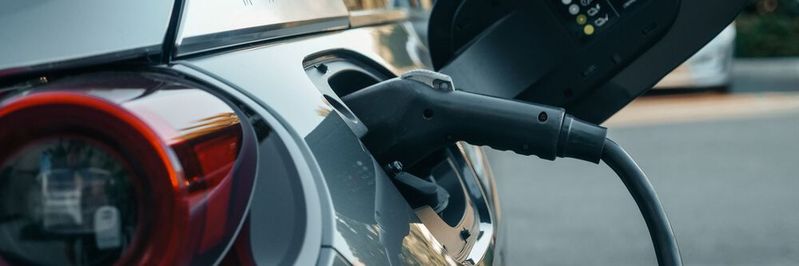 Wie die Batteriezellfertigung von einem digitalen Zwilling profitieren kann, zeigt ein neues Whitepaper zu diesem Thema. Wie die Batteriezellfertigung von einem digitalen Zwilling profitieren kann, zeigt ein neues Whitepaper zu diesem Thema.