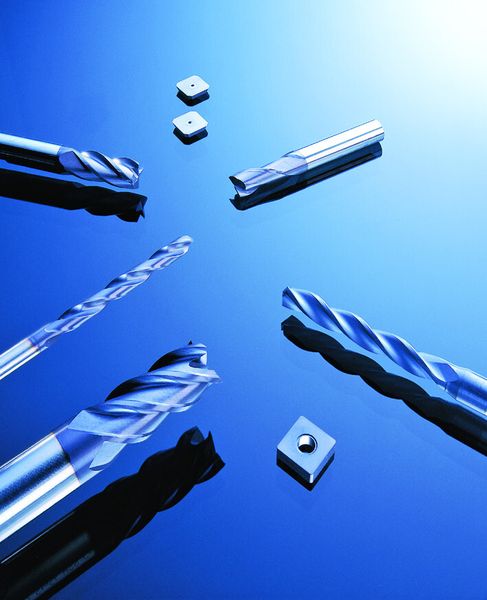 1996: Oerlikon Balzers entwickelt dank einer optimierten Beschichtungstechnologie neue, leistungsfähigere TiAlN-Schichten: «Balinit Futura» und «Balinit X.Treme» ermöglichen markante Produktivitätssteigerungen mittels Hart-, Hochgeschwindigkeits- und Trockenzerspanen. (Bild: Archiv Oerlikon Balzers)