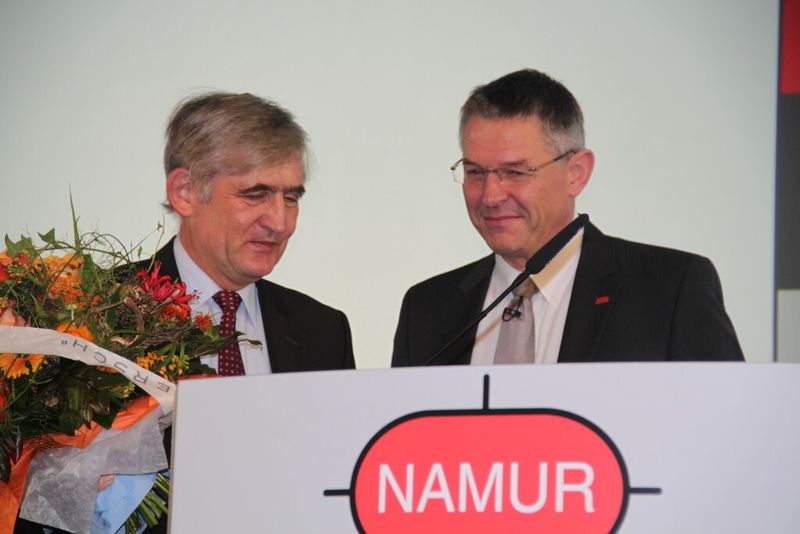 Norbert Kuschnerus (li.), BTS, bekommt von Wilhelm Otten die Ehrenmitgliedschaft verliehen. (Bild: PROCESS)