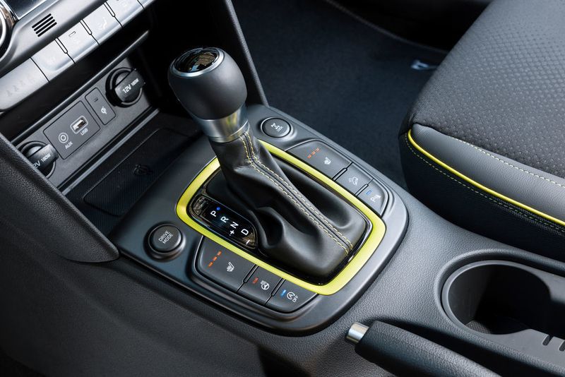 Das 7-Gang-Doppelkupplungsgetriebe ist auch gegen Aufpreis nicht mit Schaltwippen 	zu haben. (Hyundai)