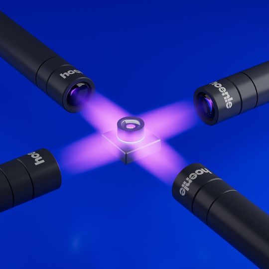 Mit neuen LED-Köpfen für den UV-Strahler Bluepoint LED eco will die Hoenle AG aus Gilching bei München die Aushärtung von UV-aktivierbaren Materialien optimieren. Lesen Sie hier, was dahintersteckt ...(Bild:  Hoenle)