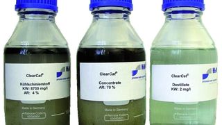 Vakuumverdampfung mit Katalysator-Endreinigung Clearcat spaltet eine Emulsion (links) in einen Rückstand mit sehr hohem Ölgehalt (Mitte) und in ein glasklares Kondensat (rechts). Bild: H2O (Archiv: Vogel Business Media)
