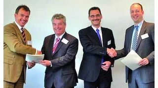 V.l.: Dr. Michael Effing (Huntsman-Geschäftsleitung), Microlog-Vorstand Dr. Stephan Freichel, Marc Deschamps (Huntsman-Geschäftsleitung) sowie Uwe Veith (Geschäftsführer Microlog) unterzeichneten den Vertrag über die europäische Distributionslogistik für Huntsman-Produkte. Bild: Microlog (Archiv: Vogel Business Media)