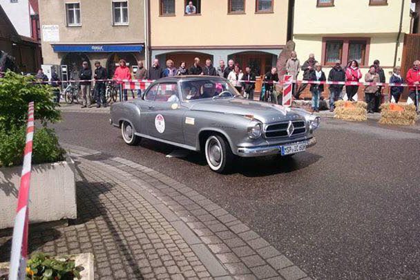 Gleiches gilt für die Oldtimer-begeisterte Familie Kühl, deren Borgward Isabella ebenfalls an Pfingsten die Sachs-Rallye mitfuhr. (privat)