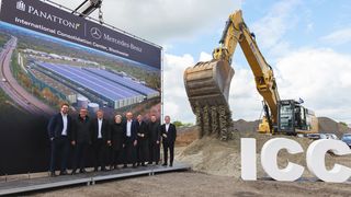Riesiger „Spatenstich“ für das neue International Consolidation Center (ICC) von Mercedes-Benz in der baden-württembergischen 3.000-Seelen-Gemeinde Bischweier (Landkreis Rastatt). (Bild: Panattoni)