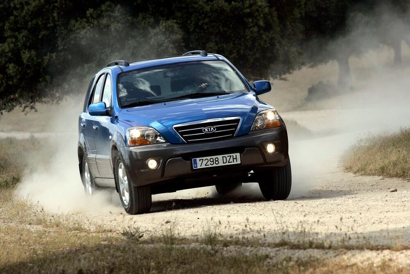Mit dem zweiten SUV Sorrento, das 2002 eingeführt wurde, landete Kia einen Überraschungserfolg. Der günstige Konkurrent von Mercedes M-Klasse und BMW X5 fand auf Anhieb eine Fangemeinde. (Bild: Kia)