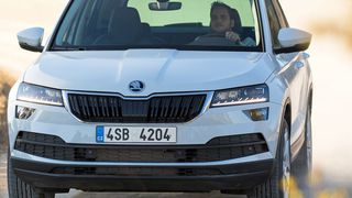 Skoda hat den Kompakt-SUV Karoq erstmals vorgestellt. Ab November steht er im Handel. (Skoda)
