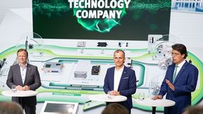 Pressekonferenz zur Eröffnung des Schaeffler Automotive Symposiums 2026 (v.l.): Klaus Rosenfeld, Vorsitzender des Vorstands der Schaeffler AG, zusammen mit Matthias Zink, Vorstand Powertrain & Chassis, und Thomas Stierle, Vorstand E-Mobility. (Bild: Schaeffler | Daniel Karmann )