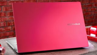 Das neue Asus Vivobook S14 ist schlank (15,9 mm), leicht (1,45 kg) und ein echter Hingucker. (Asus)