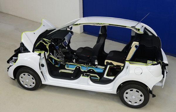 Einen Hybrid-Antrieb der anderen Art wollen PSA und Bosch zusammen entwickeln: statt eines Elektromotors ergänzt ein hydraulischer Antrieb den Verbrennungsmotor (Bild: PSA Peugeot Citroën)