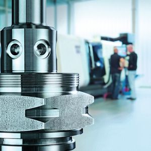 Bild 1: Fertigungsbetriebe in Europa müssen ihre Wettbewerbsfähigkeit durch effiziente und ressourcenschonende Prozesse sowie optimale Ausnutzung ihrer Kapazitäten sichern. Ein leistungsfähiger CNC-Standard erleichtert diese Aufgabe.