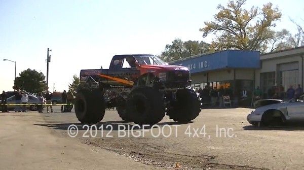 Der Bigfoot 20: der weltweit erste Monstertruck mit Elektroantrieb macht mit über 260 kW und 1100 Nm Autos umweltschonend platt (Bild: Bigfoot 4x4 Inc.)