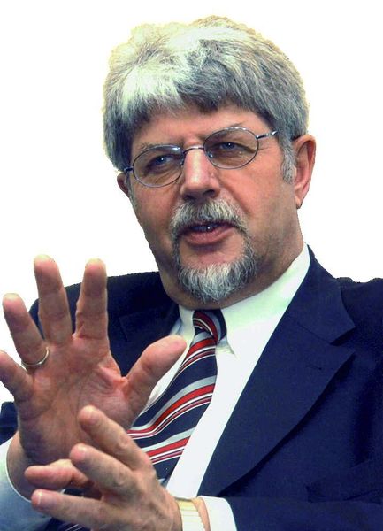 „Mittelfristig ist die chemische Industrie weiterhin auf fossile Energieträger angewiesen.“ Ernst Schwanhold, Leiter des Kompetenzzentrums Umwelt, Sicherheit und Energie, BASF SE (Archiv: Vogel Business Media)
