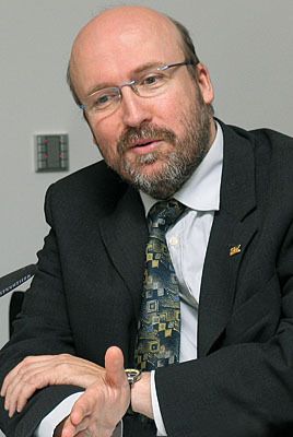 „Jeder kann kochen. Doch mit guten Zutaten allein und schlechtem Koch wird es auch nichts.“ Dr.-Ing. Meinhard Schumacher, Produktmanager Geared Motors & Drives bei der SEW-Eurodrive GmbH & Co KG. Bild: Schäfer (Archiv: Vogel Business Media)