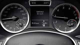 Die franzöische Studie identifiziert vor allem den Tempomat als Assistenten, der die Aufmerksamkeit der Fahrer senkt. (Foto: Daimler)