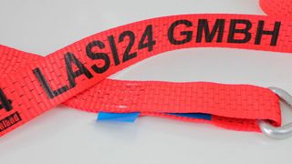 Anlässlich der ISO-Zertifizierung von LaSi24 erhalten Kunden von Unternehmen bis zum 30. April beim Kauf von 50 mm breiten Spanngurten einen kostenlosen Aufdruck des eigenen Firmennamens oder des Logos. (Lasi24)