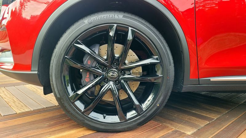 Die Bremsen stammen von Brembo. (Bild: Wehner/Vogel Communication Group)