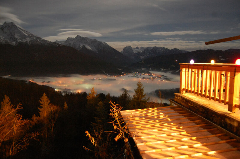Ein herrlicher Blick auf Berchtesgaden bei Nacht begeisterte die Gäste. (Archiv: Vogel Business Media)