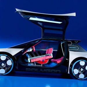 Es gibt nur zwei Türen, die allerdings nach oben öffnen und einen bequemen Einstieg der Fondpassagiere erlauben.(Bild:  Peugeot)