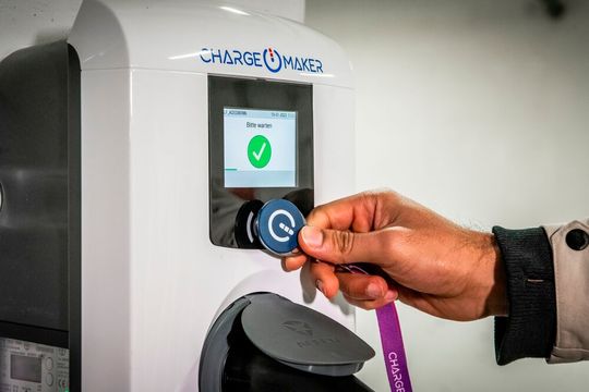 Die Ladeinfrastruktur auf dem eigenen Firmengelände ist die wichtigste Säule im Charging-Konzept vieler Flottenverantwortlicher.(Bild:  Chargemaker)