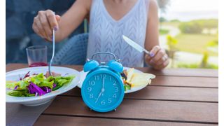 Beim Intervallfasten spielt auch die Energiebilanz eine Rolle.  (Bild: © SASITHORN - stock.adobe.com)