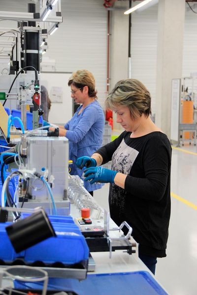 Bild 4: Produktion Gasventile (ebm-papst)