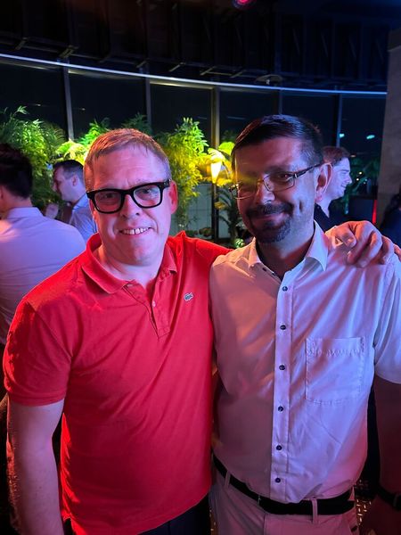 Neil Jensen (Wortmann) mit Bogdan Kruszewski (bluechip) (Bild: Vogel IT-Medien)