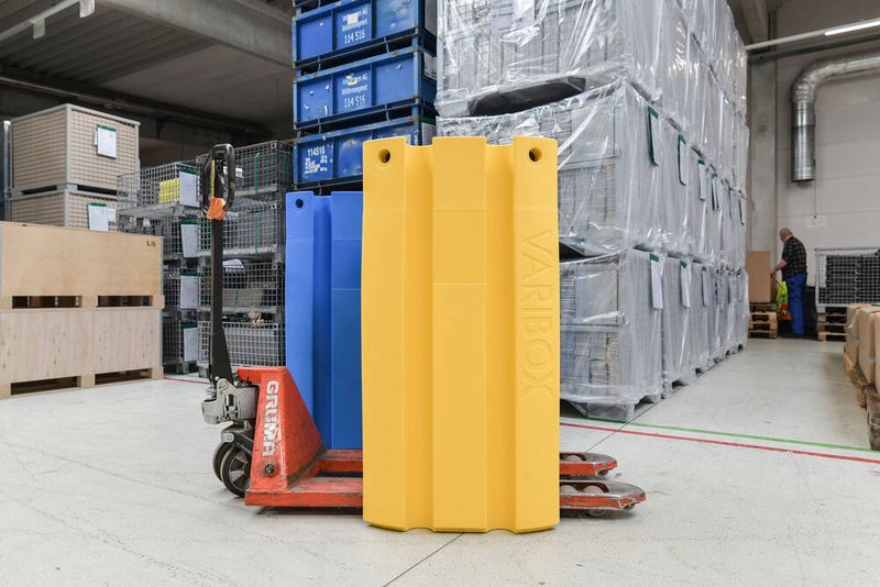 Als kompaktes Sicherheitsgebinde lässt sich die Varibox 250 einfach mit dem Stapler oder Hubwagen verfahren und umlagern. (Bild: Richard Geiss GmbH)