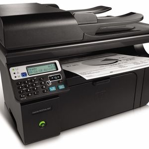 Der Laserjet M1217nfw, der für den Einsatz in kleinen Unternehmen konzipiert ist, vereint vier Funktionen in einem Gerät.