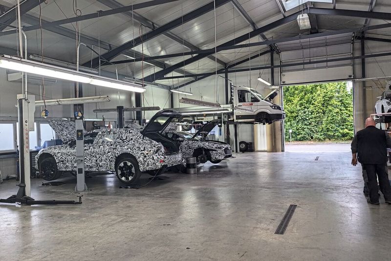 So gesehen eine fast ganz normale Werkstatt, in der an ziemlich neuen... (Bild: Dominsky – VCG)