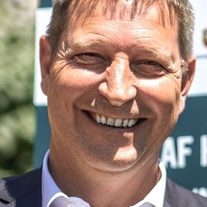 Neben dem neuen Stiftungs-Chef Friedrich Behle rückt Volker Brecht, Hauptgeschäftsführer Sales und Gebrauchtwagen der Autohausgruppe (Foto), in den Stiftungsvorstand auf.(Bild:  Hardenberg-Gruppe)