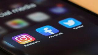 Auch beim Facebook-Marketing gilt: Der Blick über den Tellerrand zahlt sich aus. Für die Wirksamkeit von Anzeigen ist also nicht nur entscheidend, was im Business Manager passiert. (Bild: gemeinfrei)