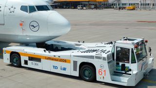 Beim „TaxiBot“ wird jedes einzelne Rad von einem eigenen Elektromotor angetrieben. (Lufthansa)