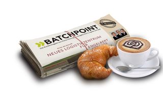 kaffee_mit_croissant_und_zeitung ()