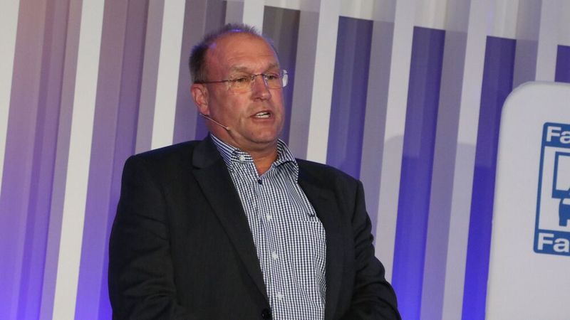 Wie der TÜV Nord Ladungssicherung im Fahrzeugbau prüft und worauf man achten muss, berichtete Martin Keller von der TÜV Nord Mobilität GmbH. (Bild: Klasing)