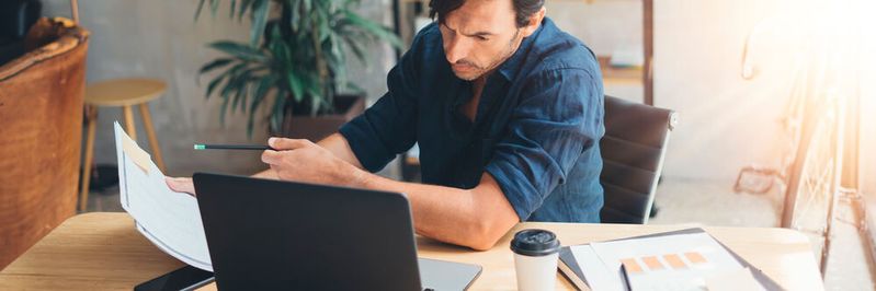 Arbeiten von zuhause aus? Das müssen Arbeitgeber ihren Beschäftigten ab 27. Januar ermöglichen.(Bild:  ©SFIO CRACHO - stock.adobe.com)