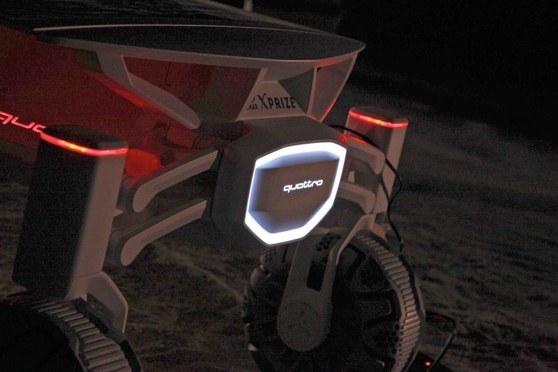 Der legendäre Quattro-Antrieb von Audi sorgt für den richtigen Grip auf dem holprigen Gelände. (Audi AG)