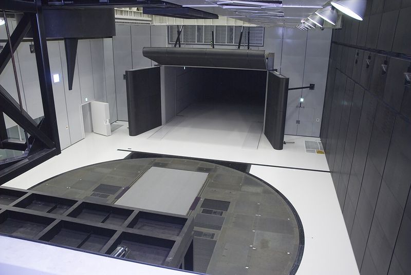 Plenum eines aero-akustischen Windkanals, ausgestattet mit BKA-Technologie. (Bild: FAIST Anlagenbau)